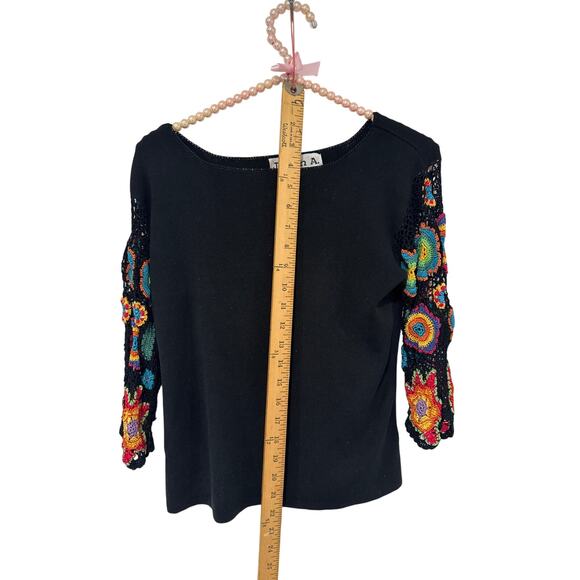 Joseph A Gently Worn Top with Flowers - Size: Medium - Picture 6 of 6